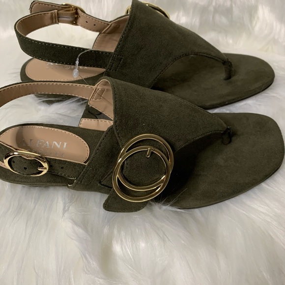 Sandals - Picture 3 of 7